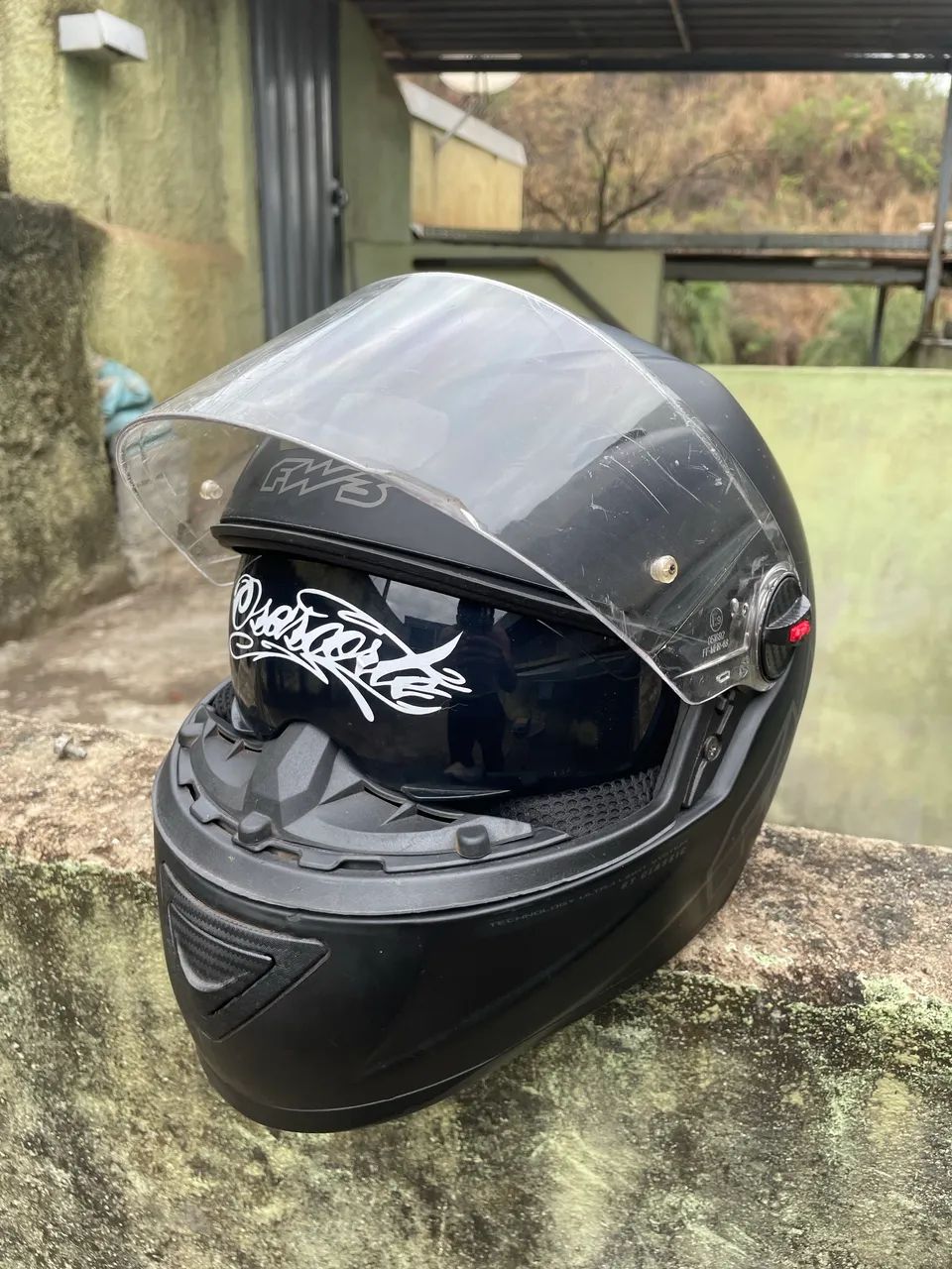 Capacete FW3 conservado - Foto 2
