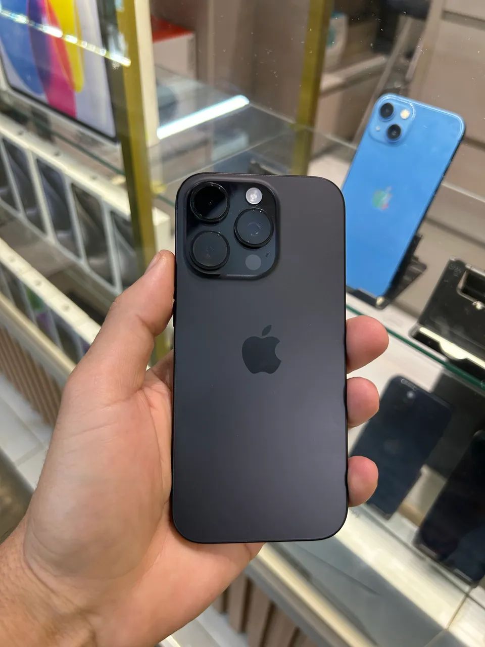 iPhone 15 pro 128gb 1 ano d e garantia - Celulares e Smartphones