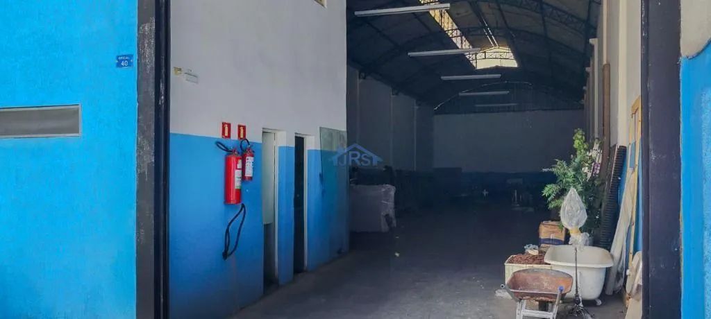 Galpão para alugar em Barueri, Vila Militar, com 300 m² - Foto 2