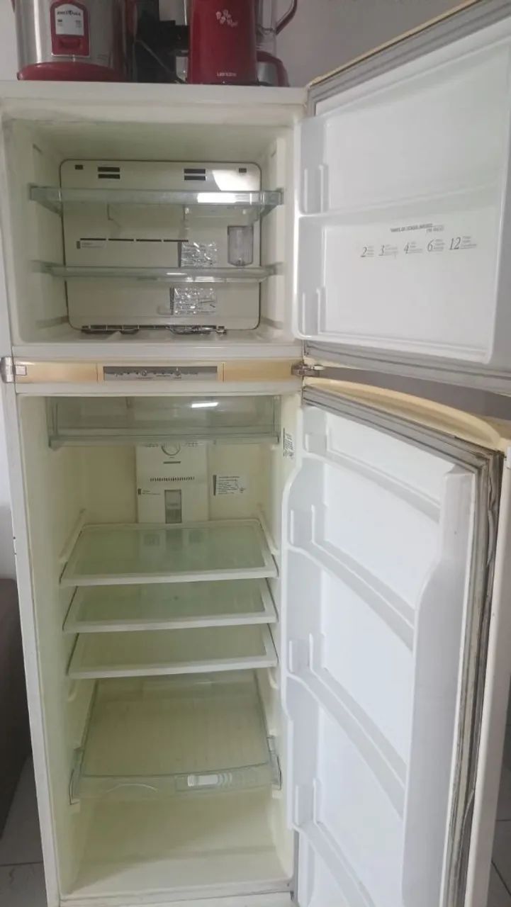 Geladeira com defeito  - Foto 2