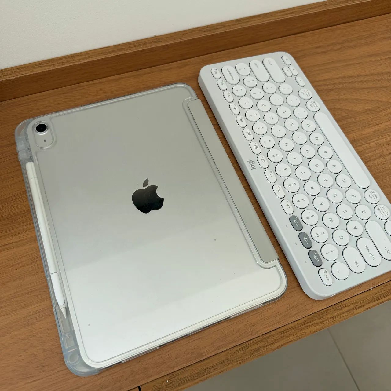 iPad11世代128GBシルバー＆Apple pencil typeC iPad 11 + Apple Pencil USB C + Teclado - Tablets e E-Readers