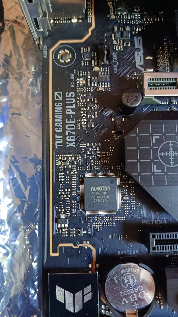 Placa-Mãe ASUS TUF Gaming X670E-PLUS - Performance Extrema para AMD AM5 - Foto 2