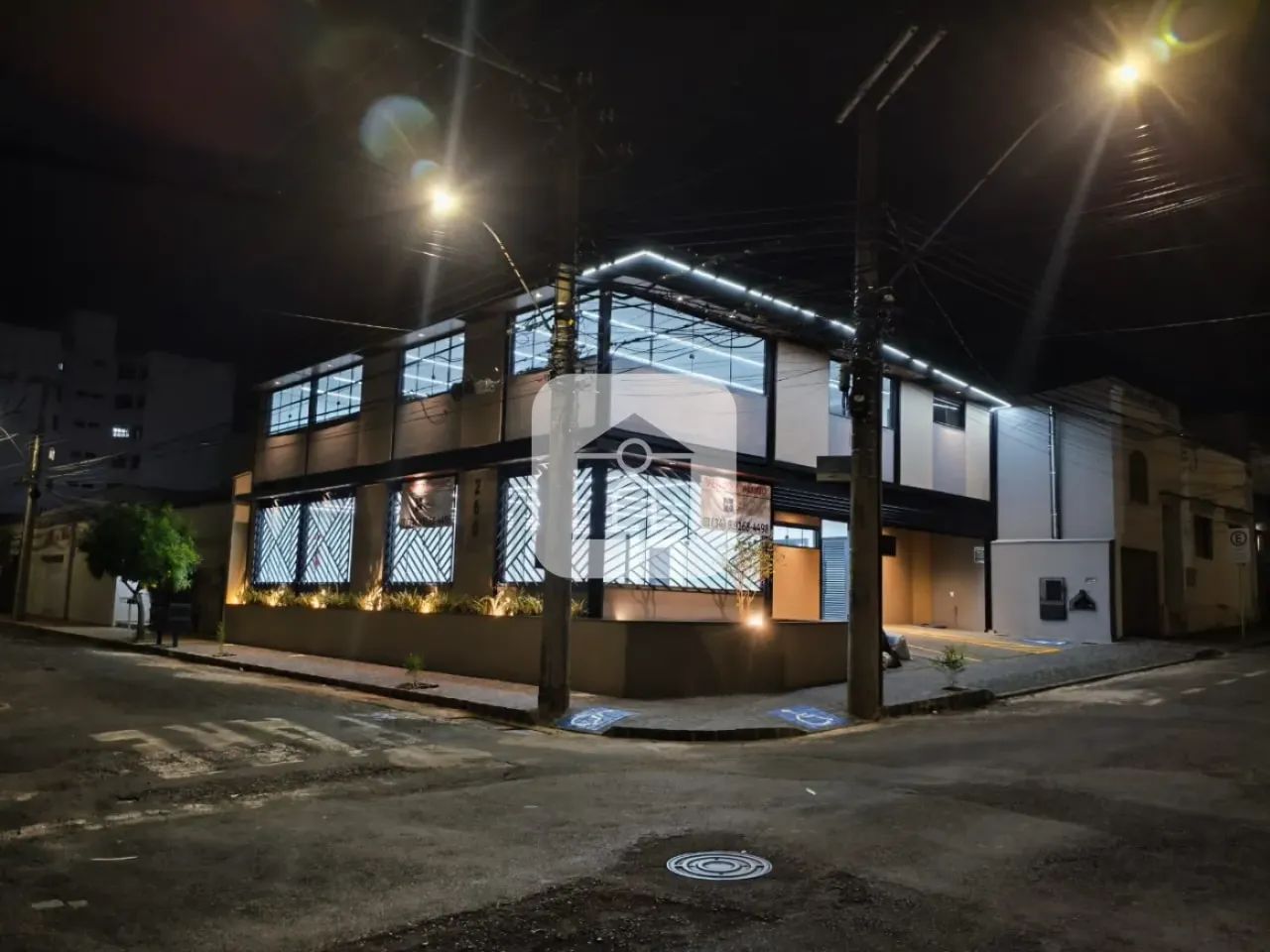 Prédio comercial para locação no bairro Martins - Foto 4