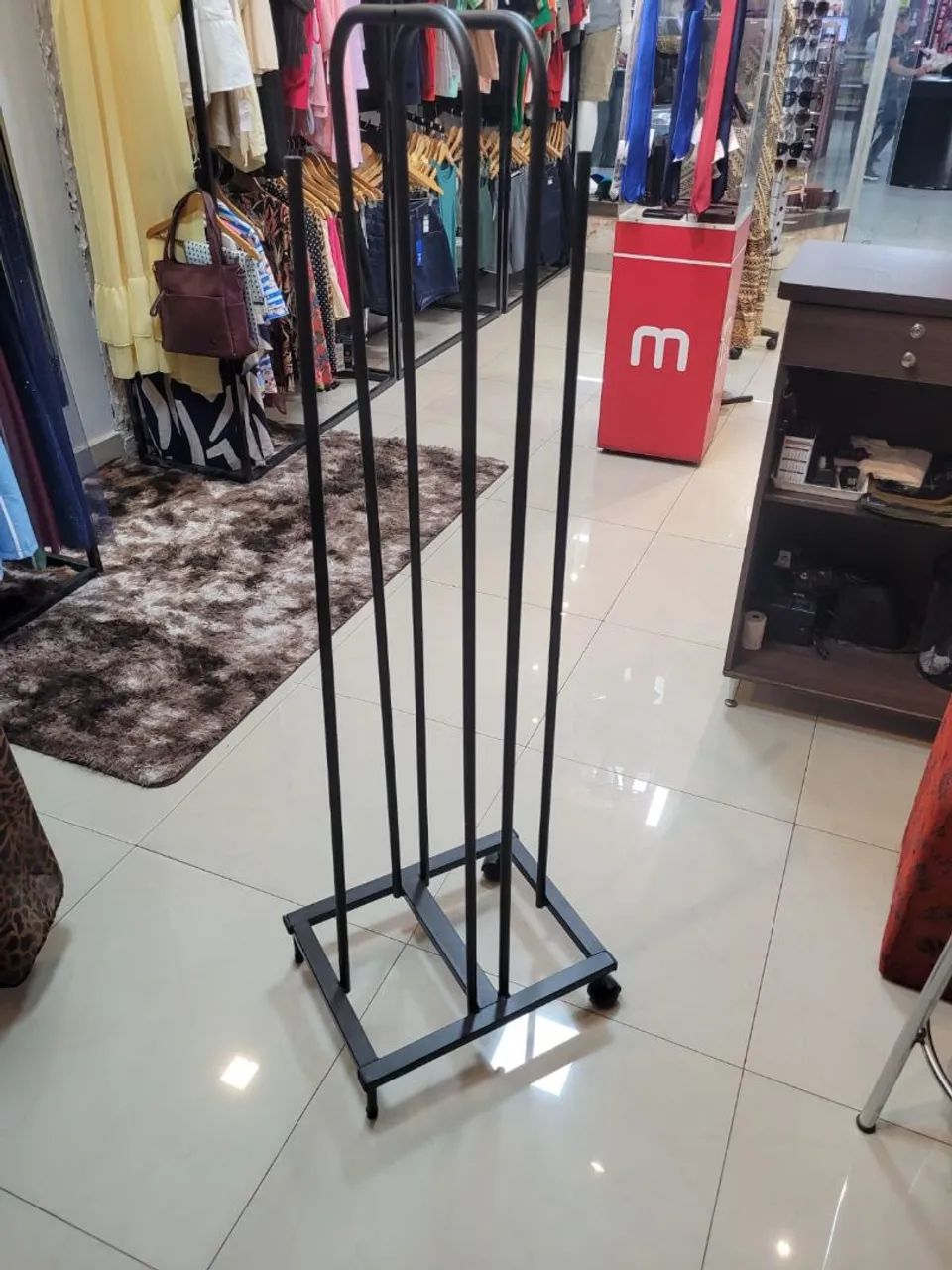 Porta cabides para loja  - Foto 2