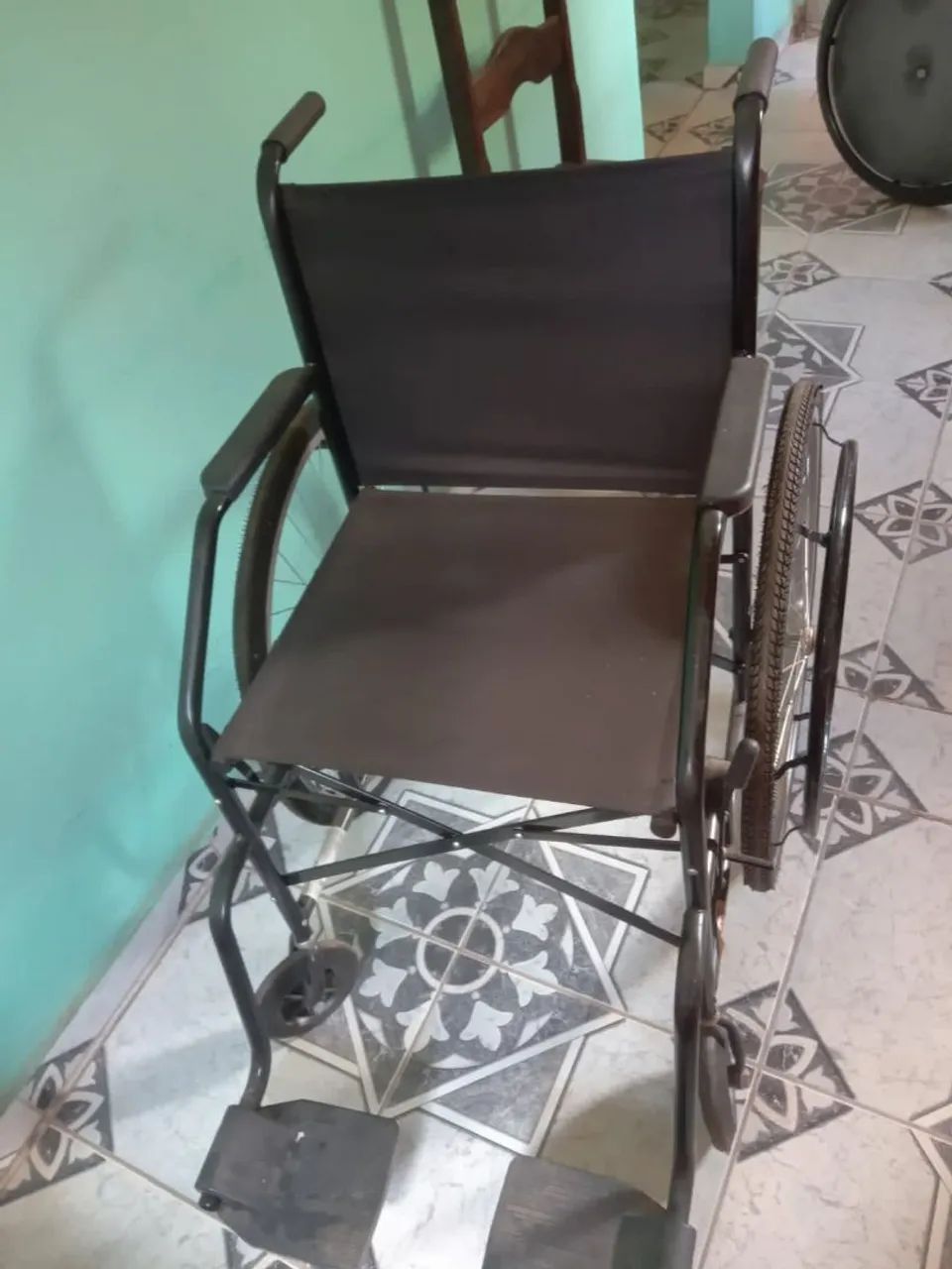 Cadeira de rodas simples  - Foto 3