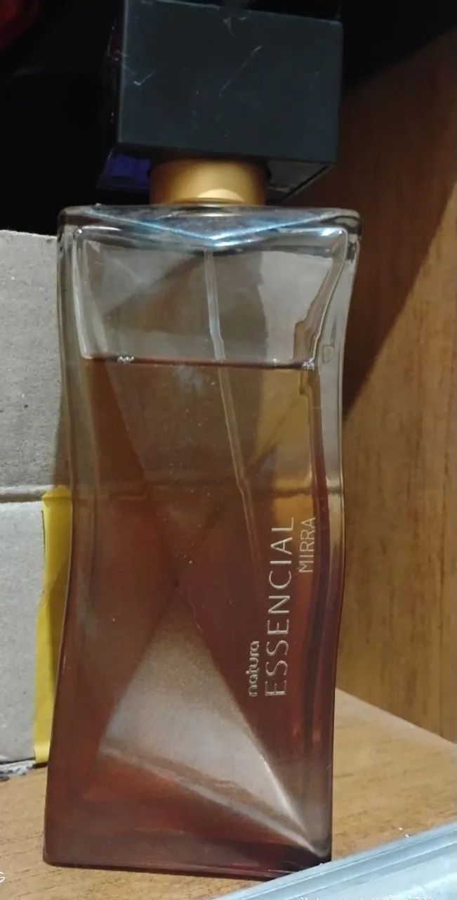 COMBO DE PERFUMES POUQUÍSSIMO USADO - Foto 2