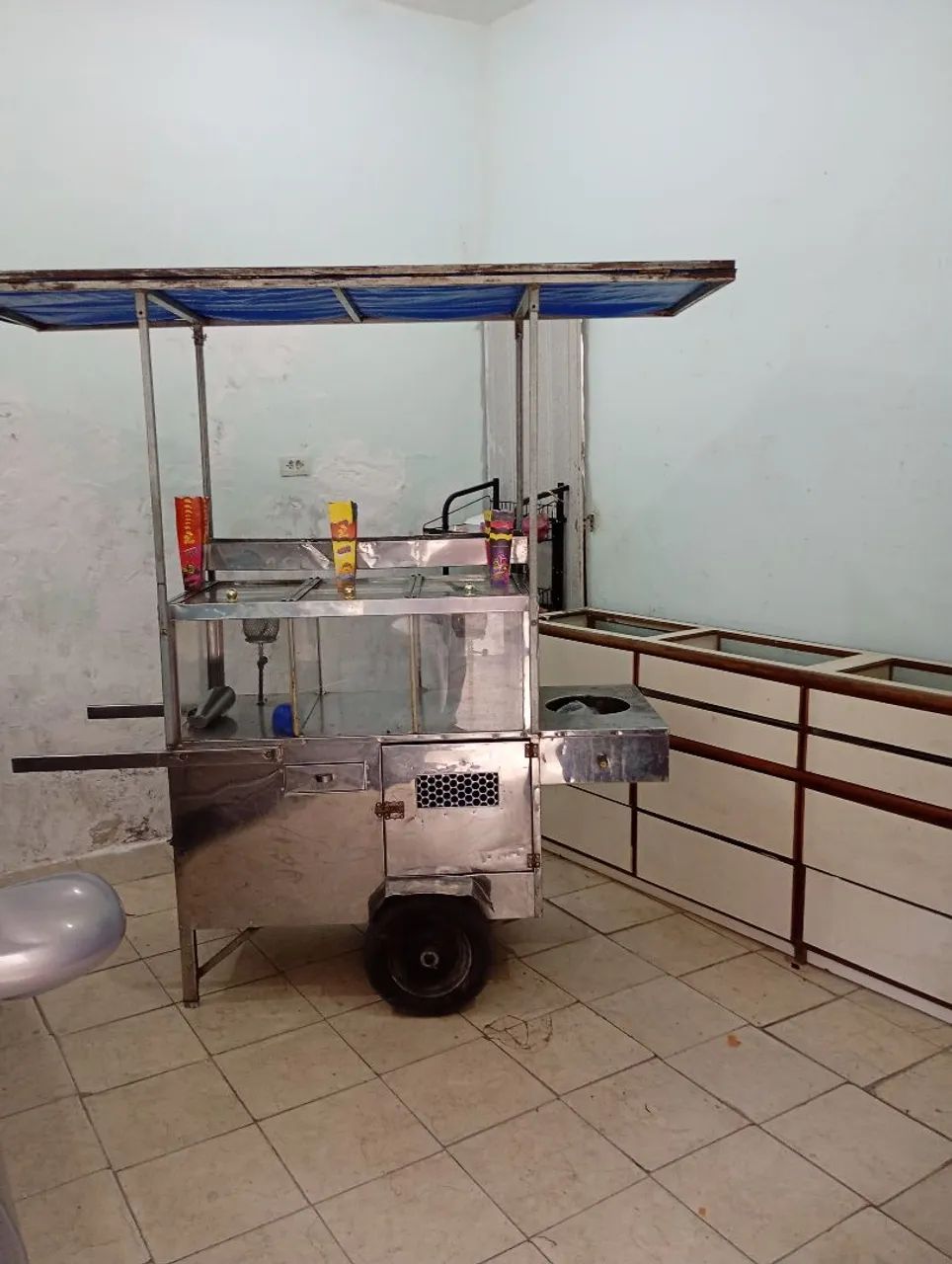 Vende-se vc carrinho de pipoca completo ... valor 1.500