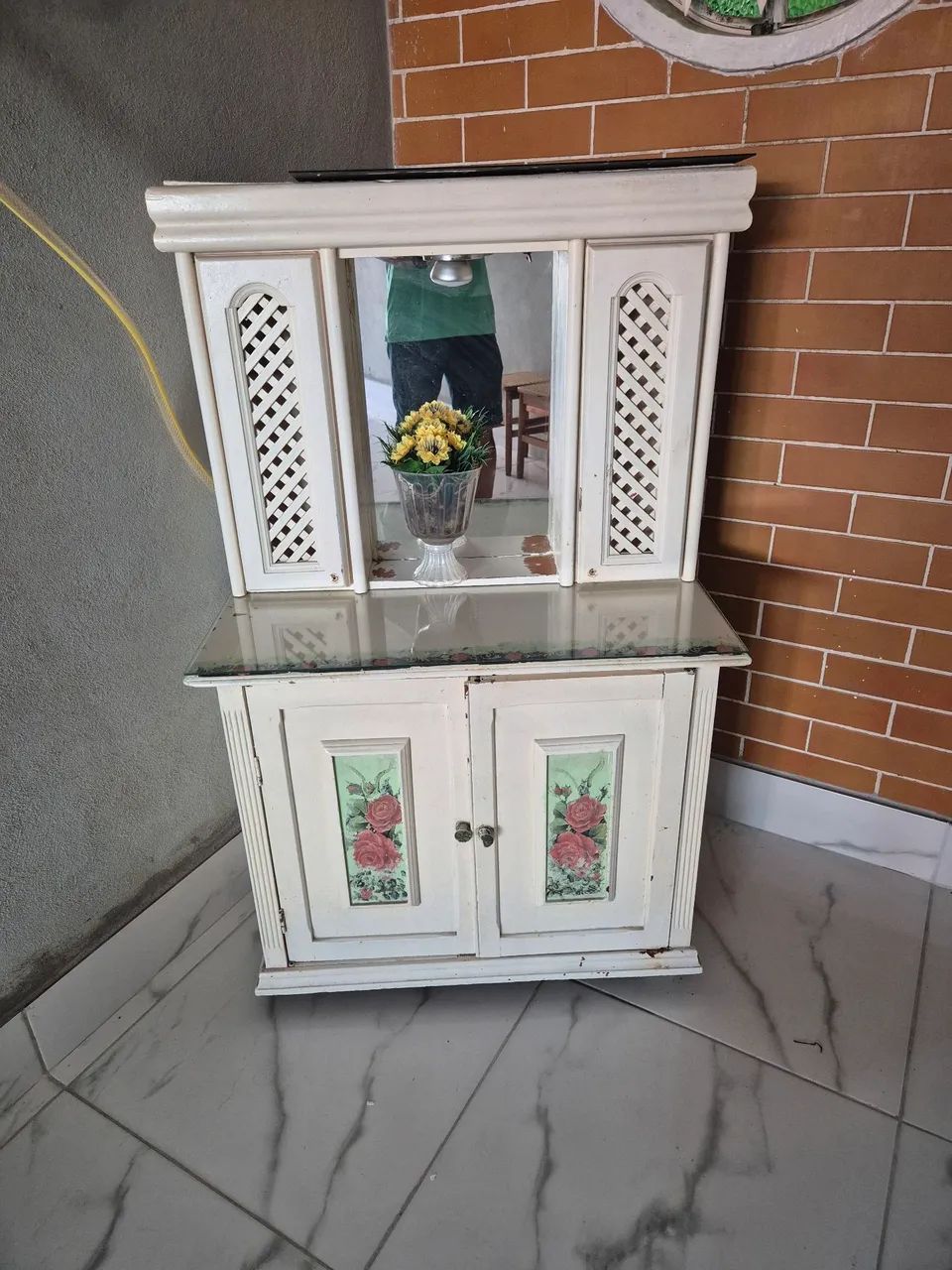 Móvel cristaleira