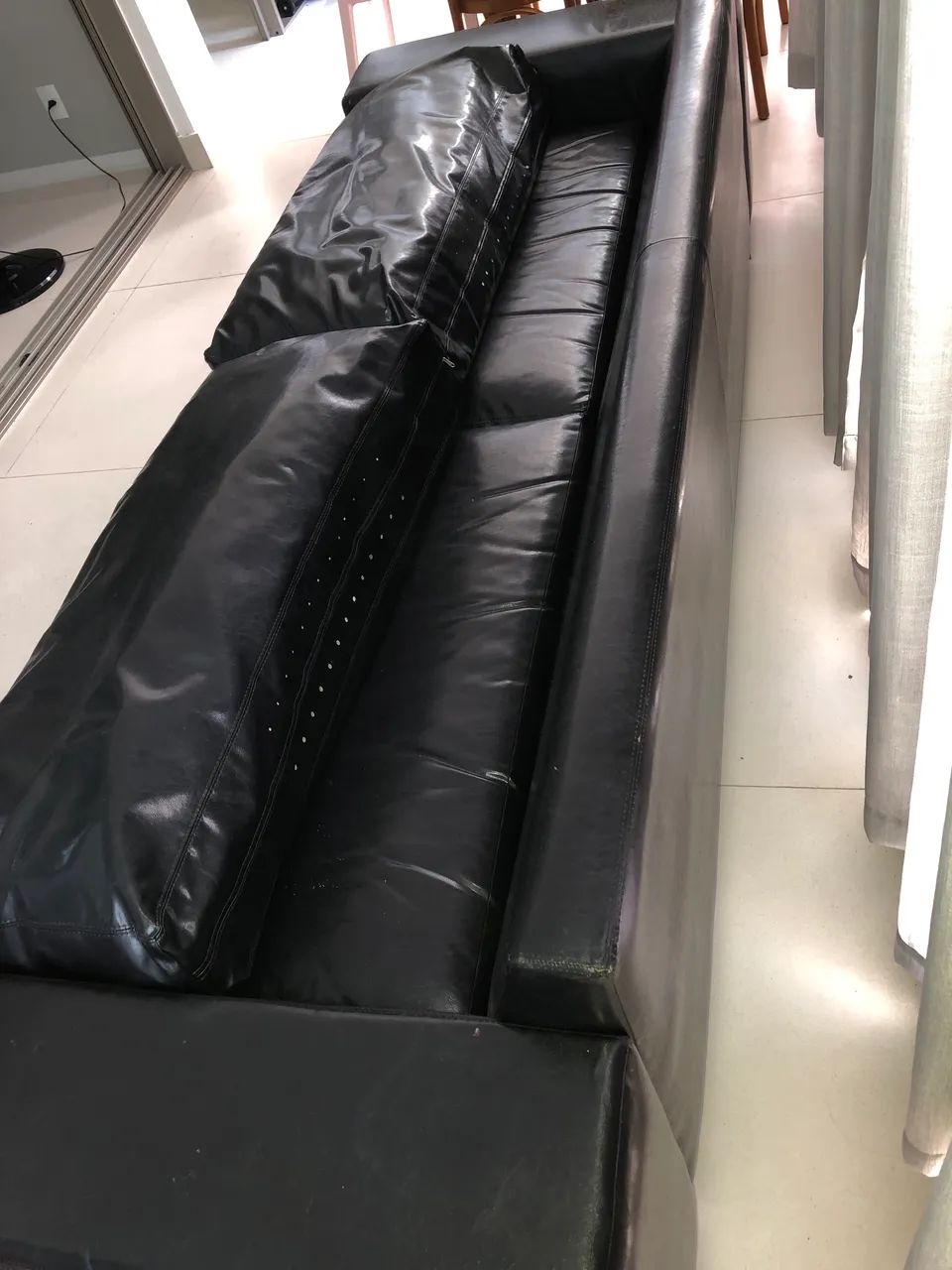 SOFÁ PRETO - EXCELENTE ESTADO - Foto 4