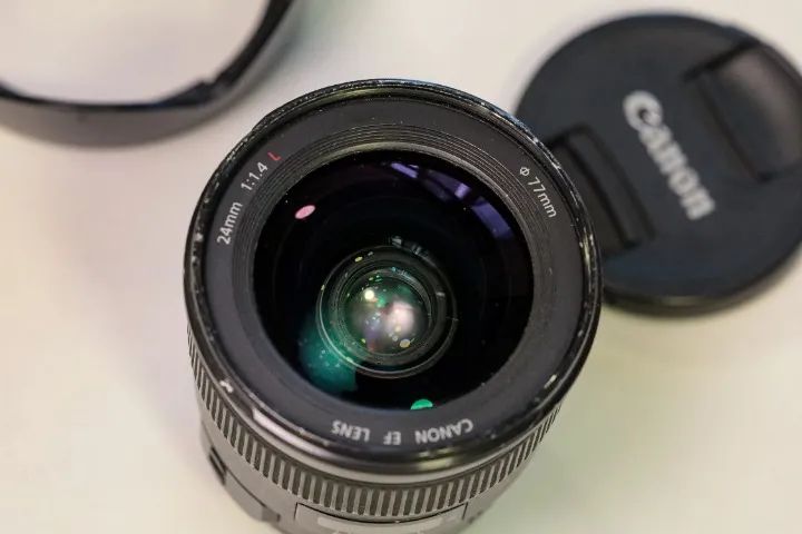 Lente Canon EF 24mm f/1.4 L II USM - Usada - OPORTUNIDADE - Foto 2