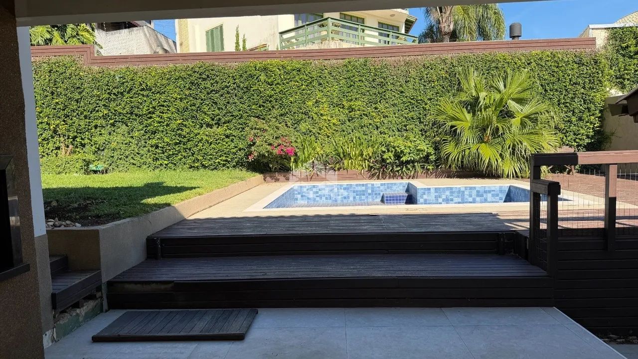 Casa com Piscina, 3 Quartos e Terreno de 494m², á venda, no Centro de Florianópolis - Foto 3
