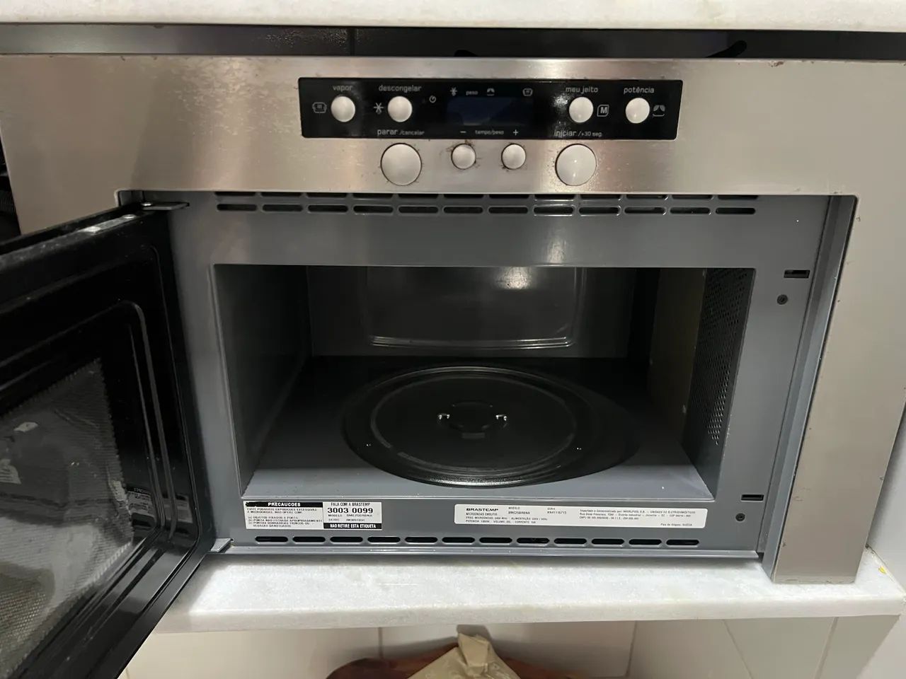 Microondas embutir Brastemp - Foto 2