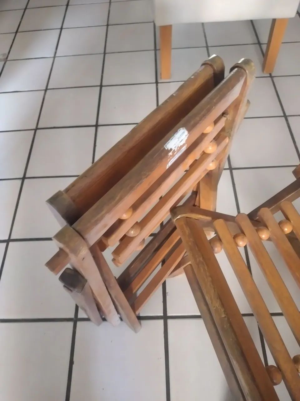PCadeiras super resistente pra qualquer lugar.madeira pura. Sem uso resistente.  - Foto 4