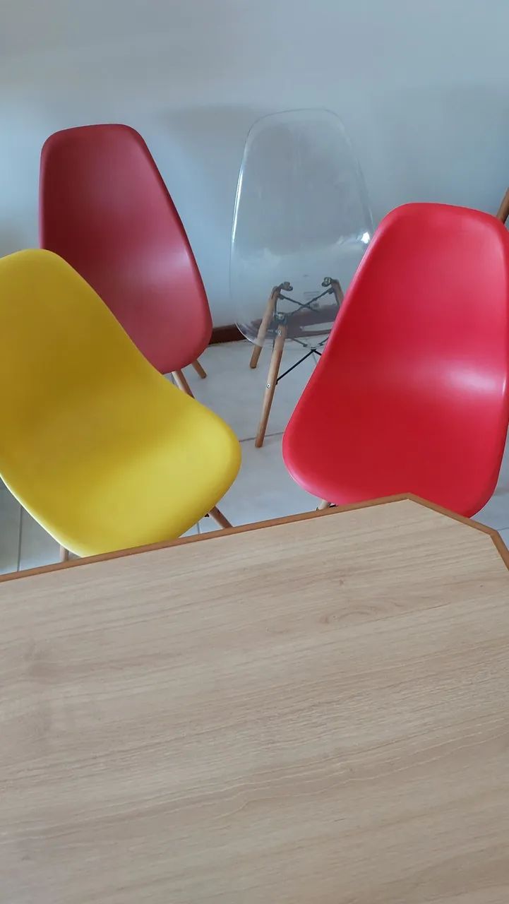 Mesa e cadeiras