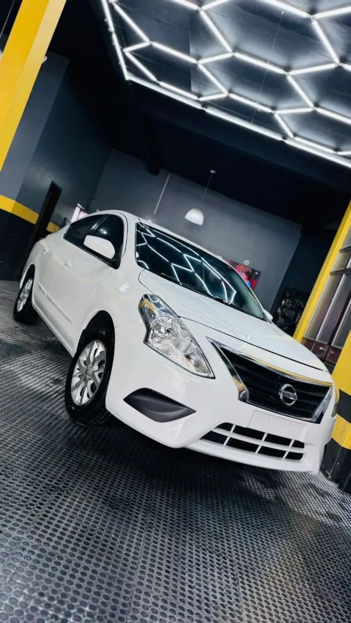Nissan Versa SV 1.6 16V 2016