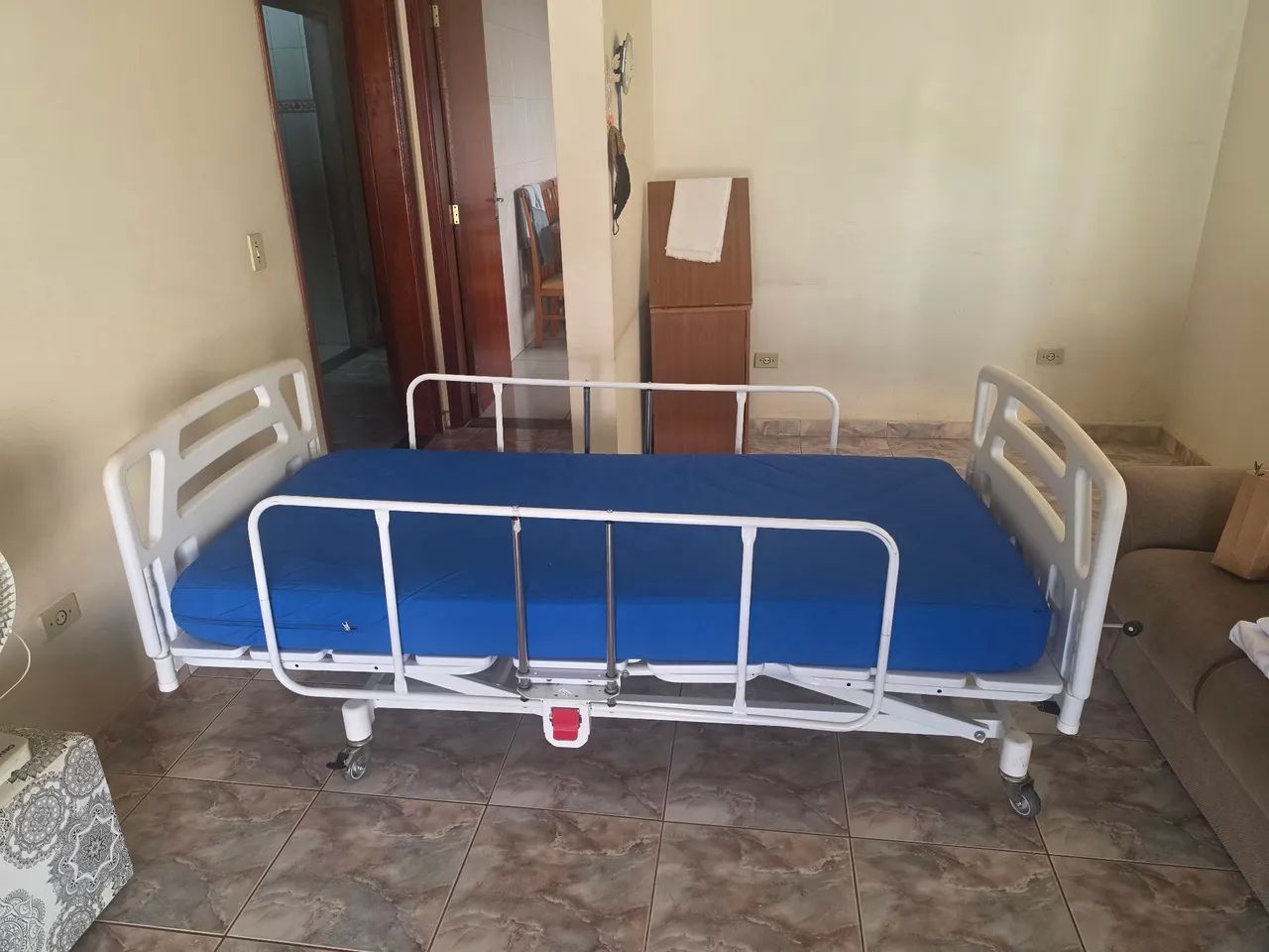 CAMA HOSPITALAR com colchão 