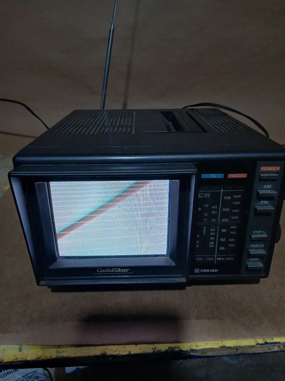 Televisão portátil Goldstar 