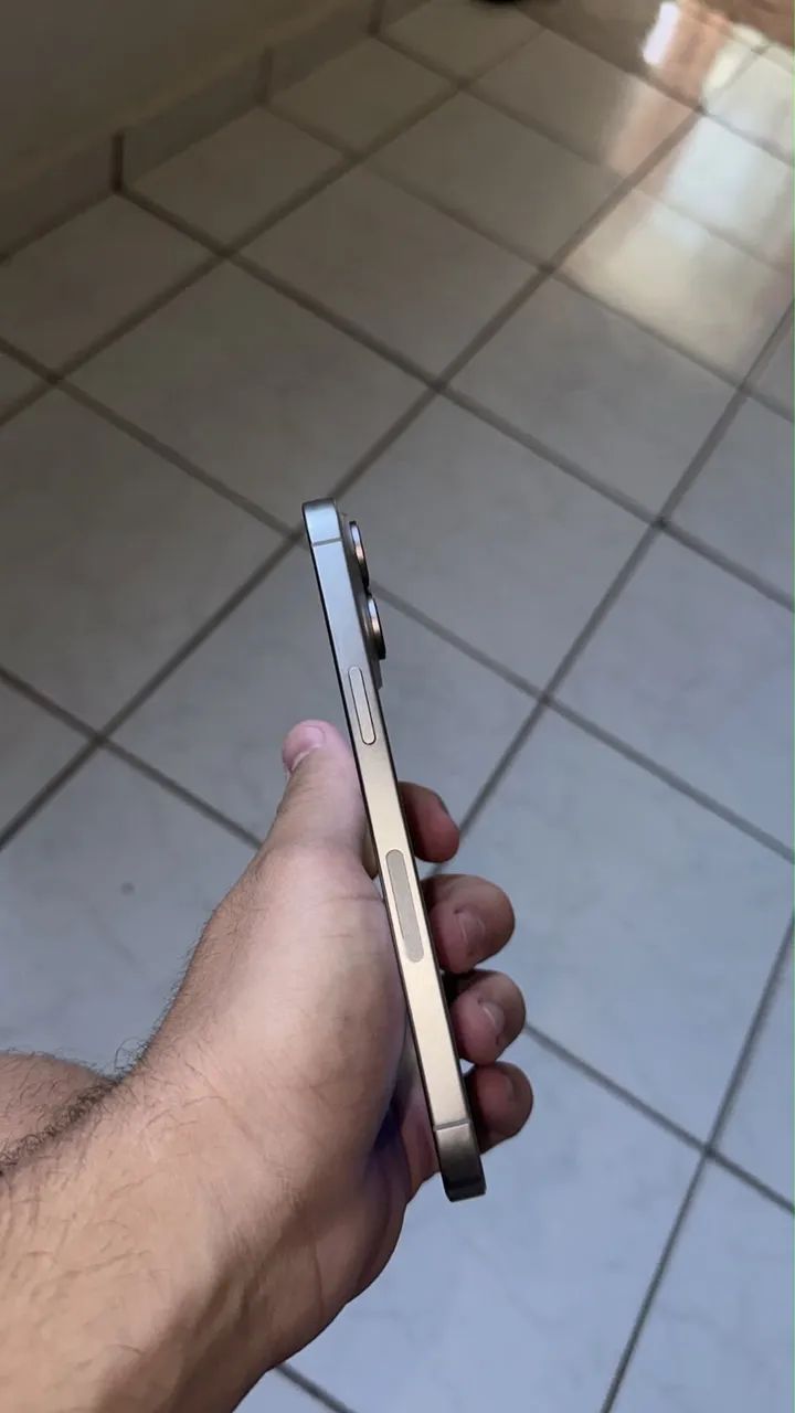 iPhone 15 Pro Max - Foto 2