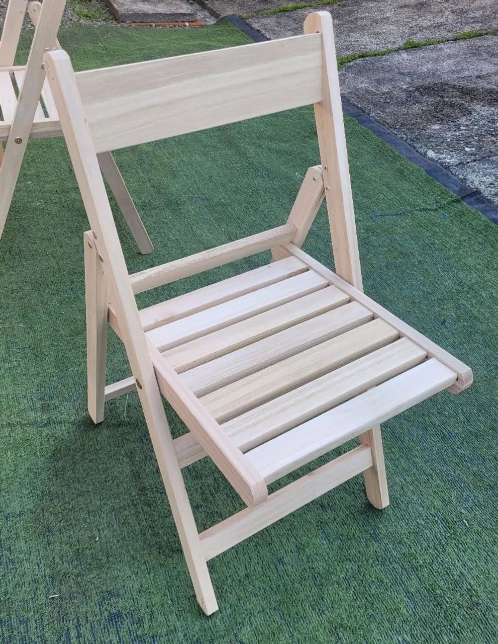 Conjunto de mesa e cadeiras dobráveis eucalipto - Foto 5