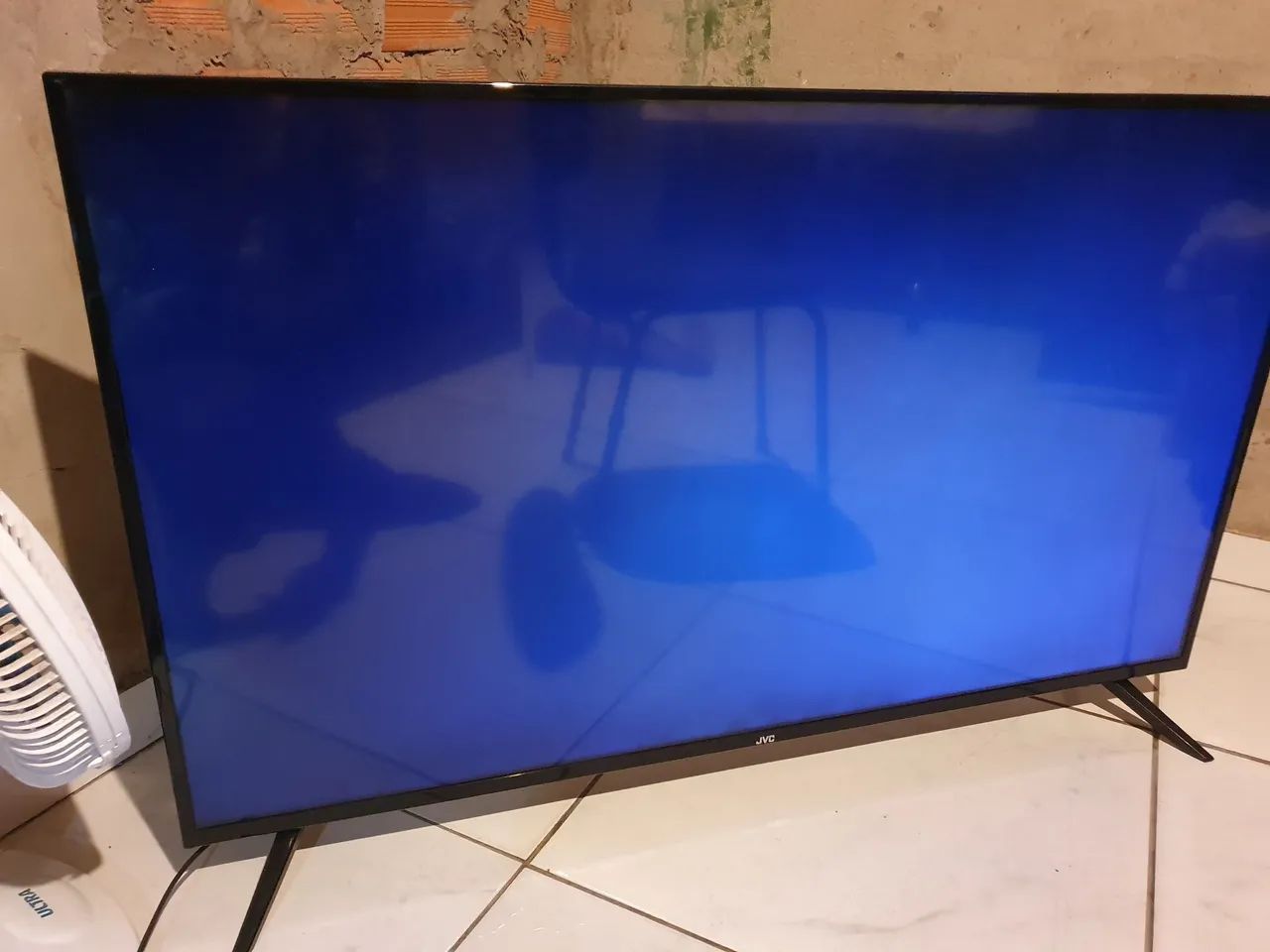 TV SMART JVC 50 PL TELA AZUL  DEFEITO  - Foto 2