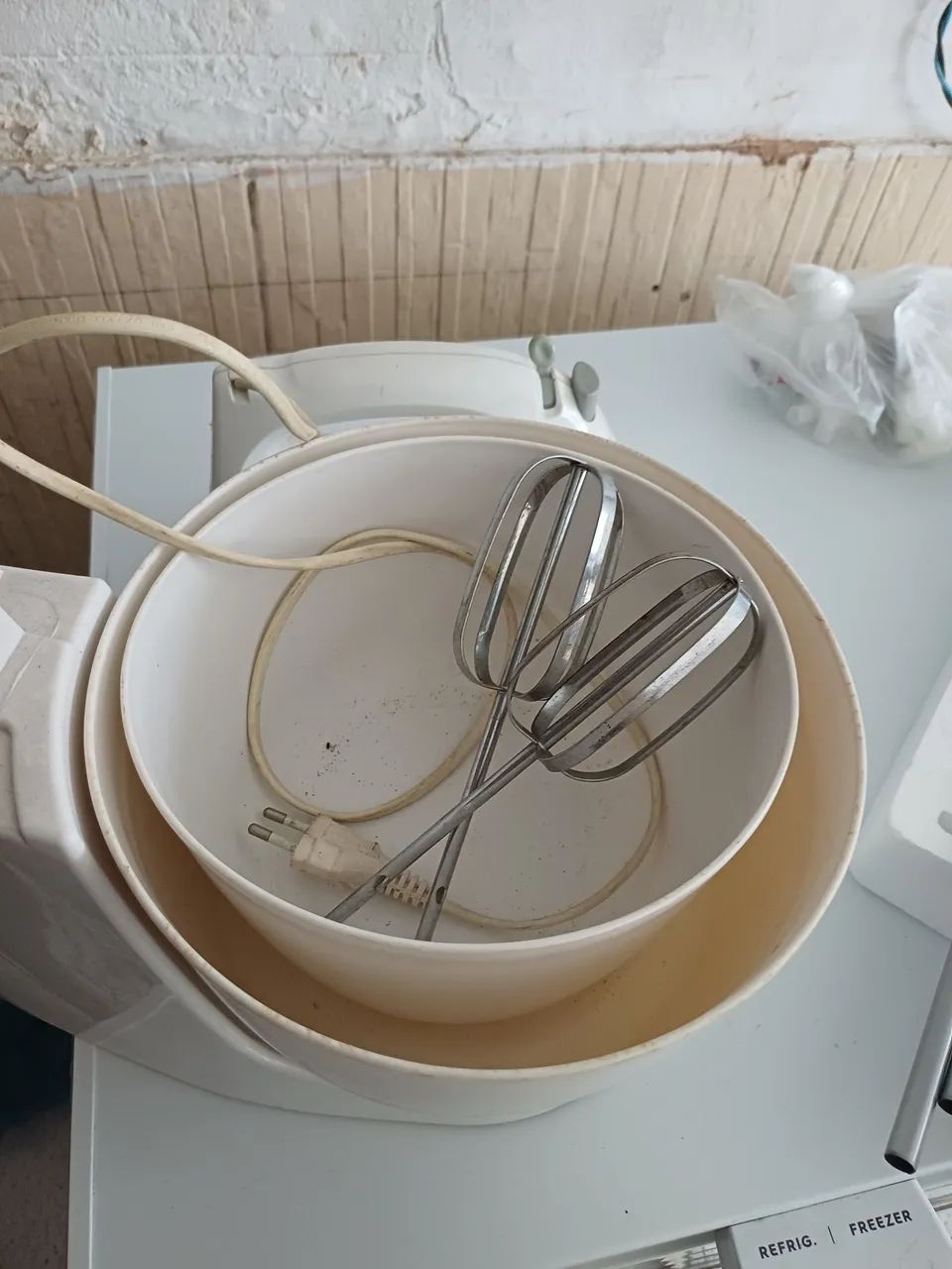 Batedeira com 2 vasilhas  - Foto 4