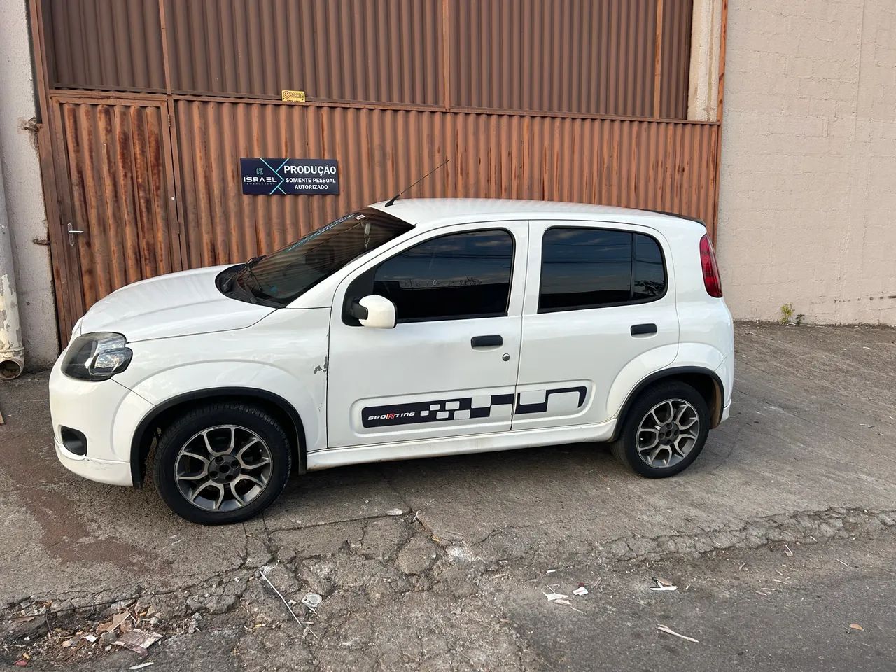 Fiat Uno Sporting 1.4 EVO Fire Flex 8V 4P 2013 - Foto 4