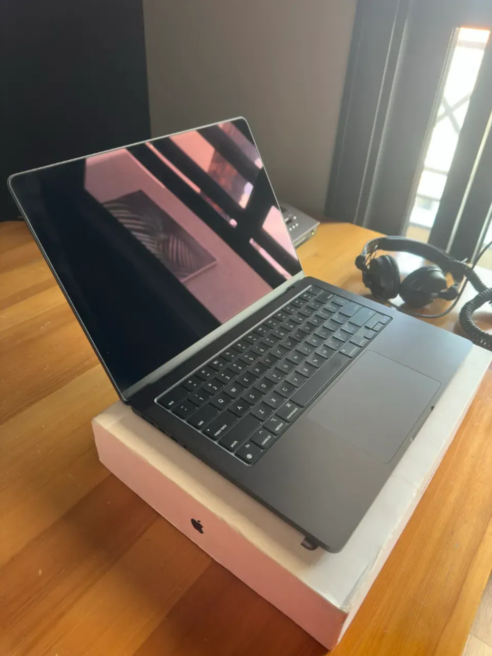 美品 : 14インチ MacBook Pro M5, 16GB, 512GB MacBook Pro M5 16/512GB 14