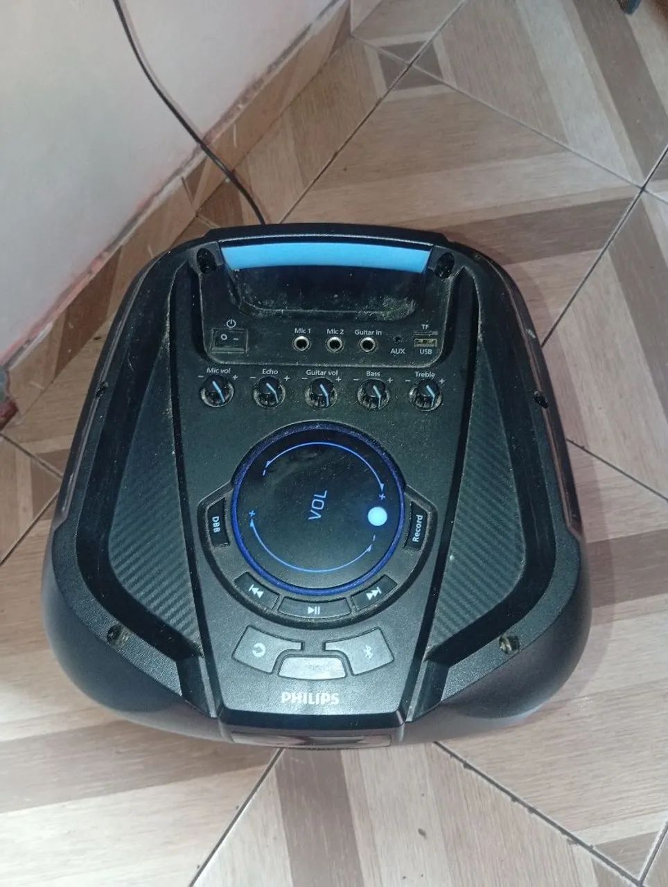 Vendo essa caixa de som da Philips 1300w - Foto 2