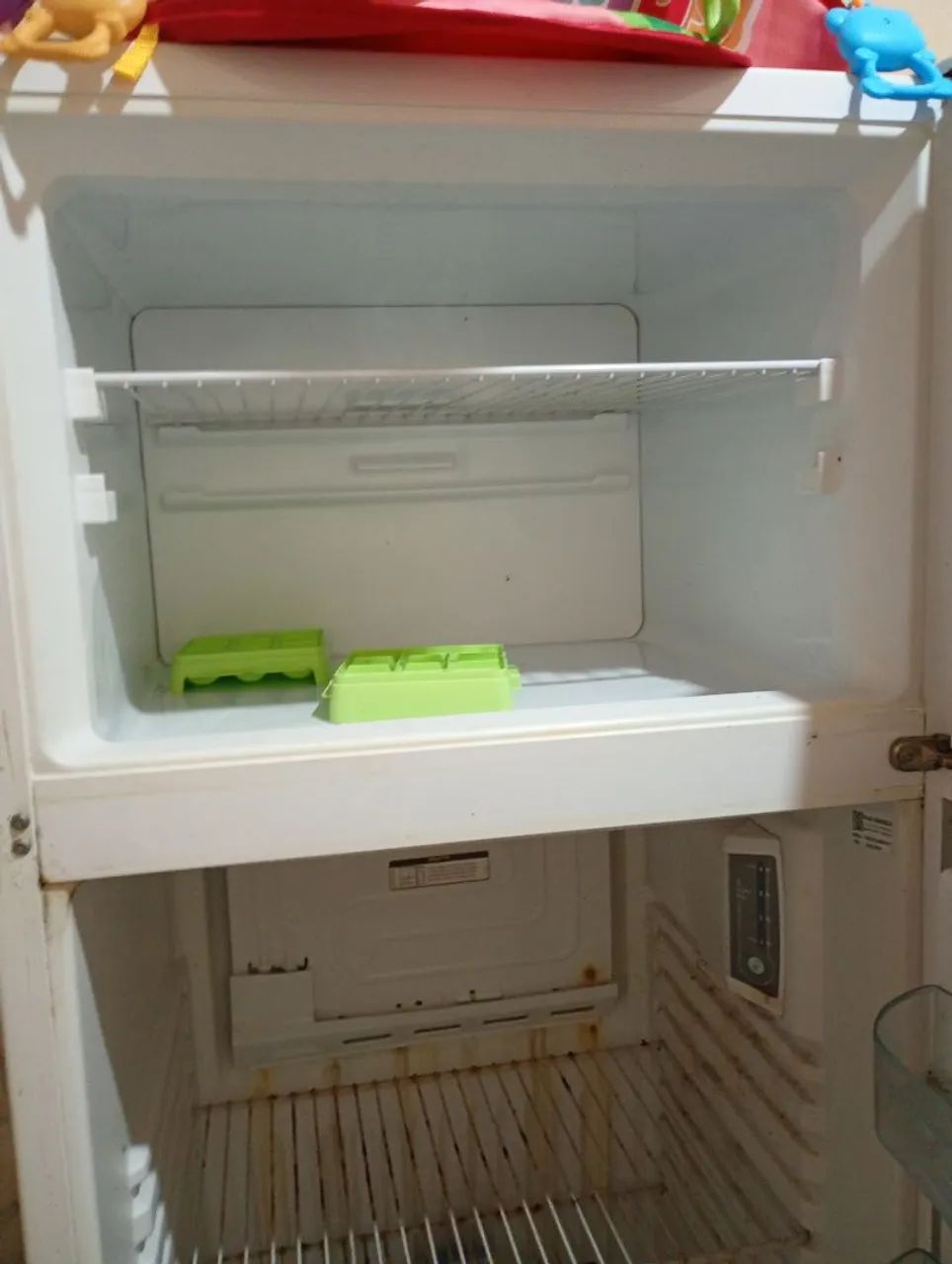 Vendo geladeira Consul 