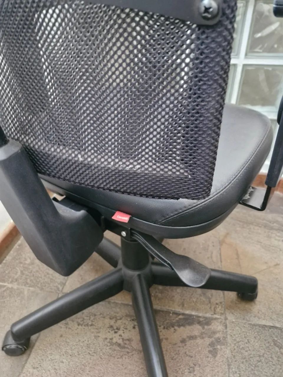 Cadeira de escritório Cavaletti modelo diretor - Foto 2
