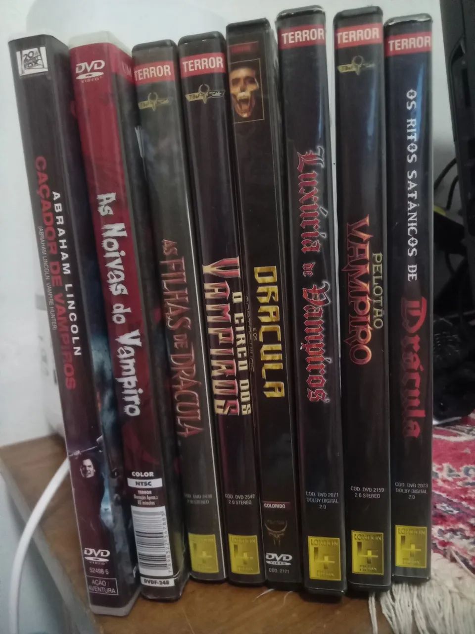 Lote 8 DVDs filmes vampiro Drácula - Foto 3