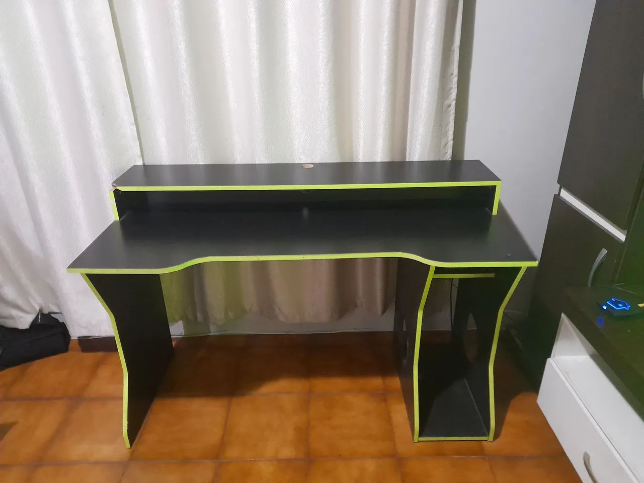 Estante para computador 