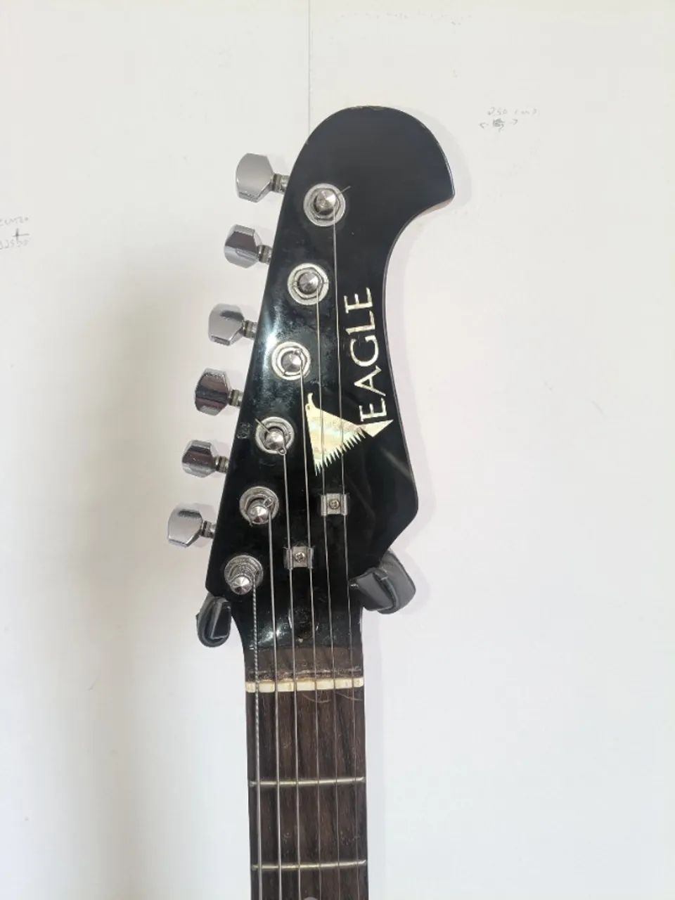 Guitarra Eagle Revisada e pronta pra tocar! - Foto 3