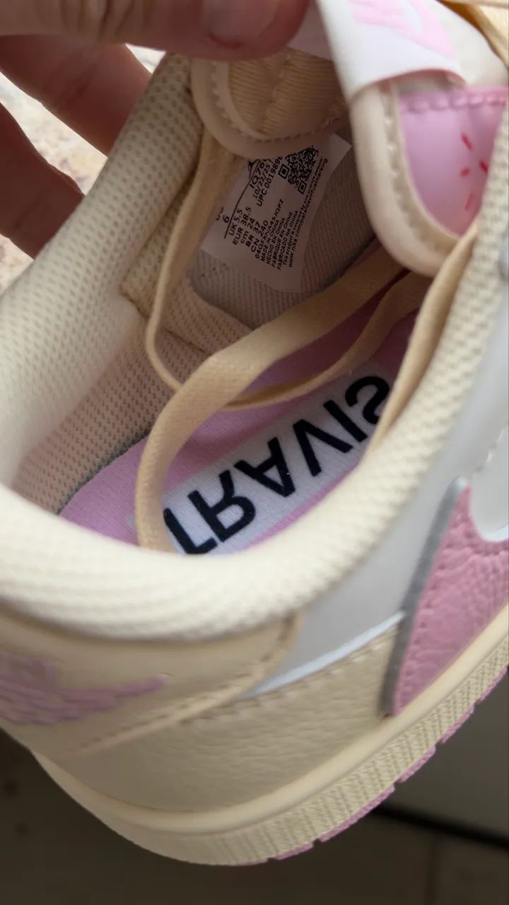 Tênis Air Jordan 1 Low Shy Pink x Travis  37BR - Foto 4