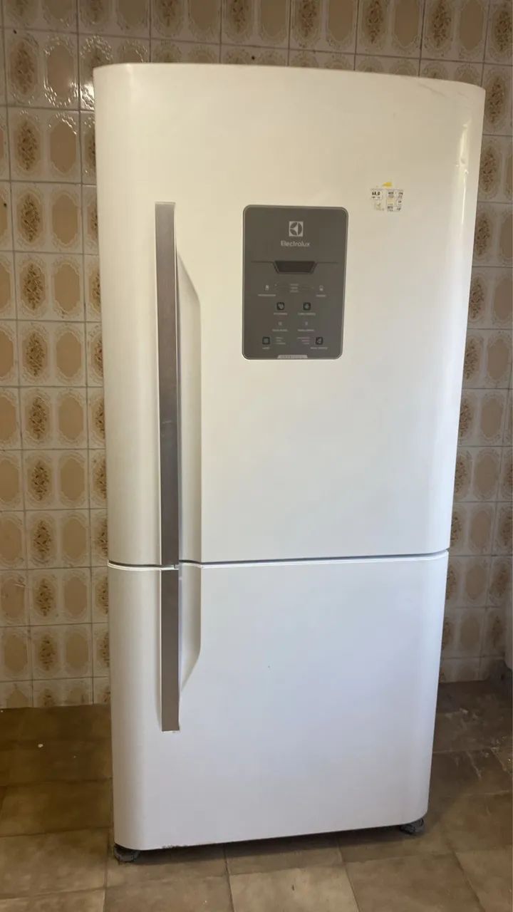 GELADEIRA ELETROLUX 596L 