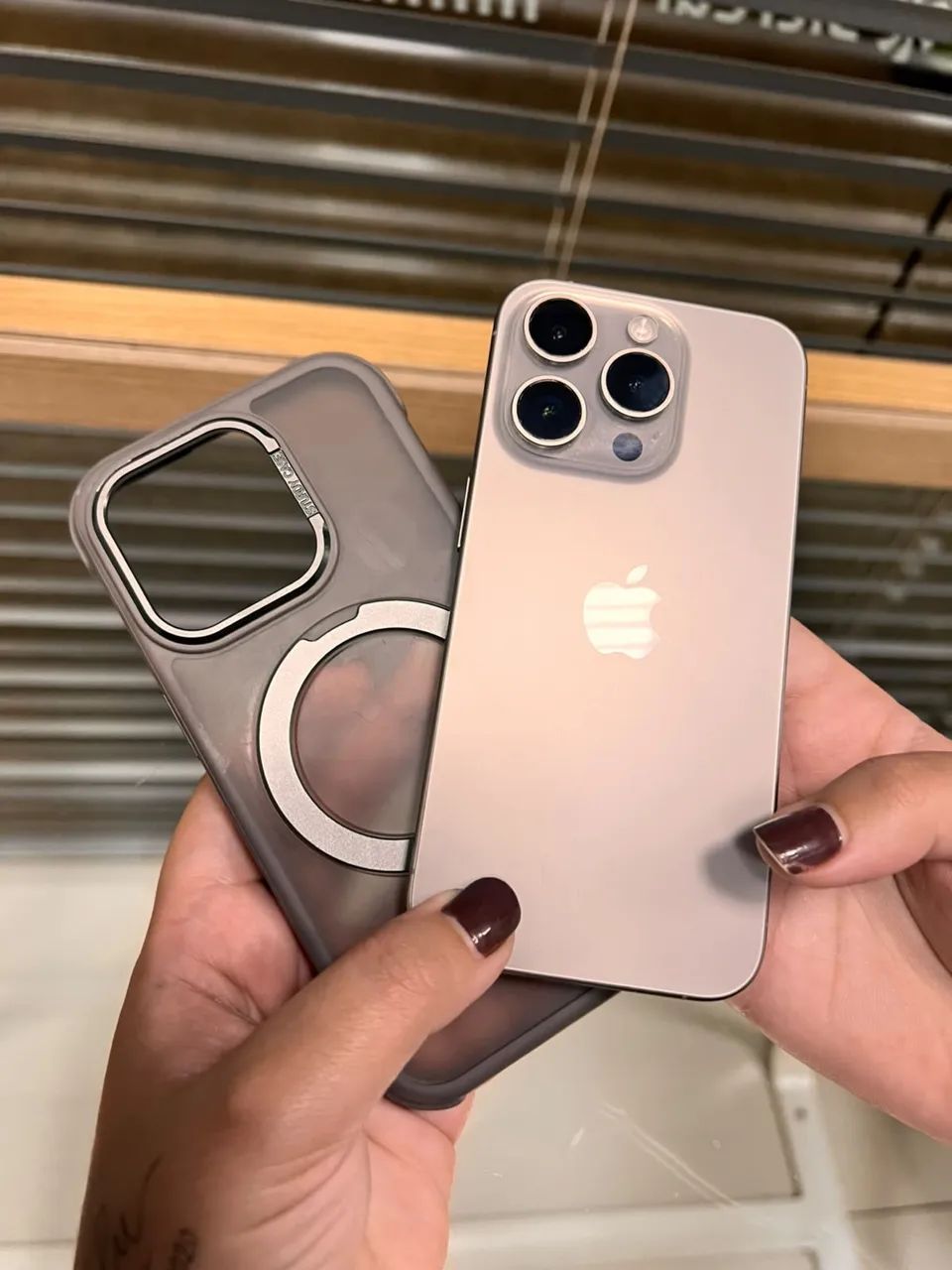 iPhone 15 Pro 256 - Foto 2