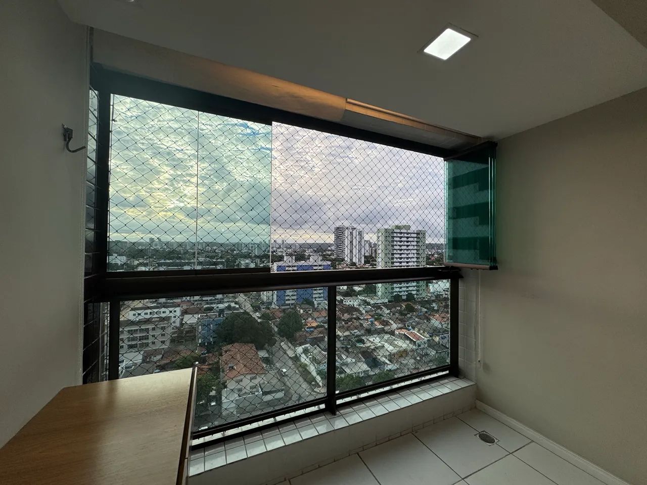 Apartamento 2 quartos sendo 1 suíte no Edifício Parque Prince no bairro do Cordeiro! - Foto 4