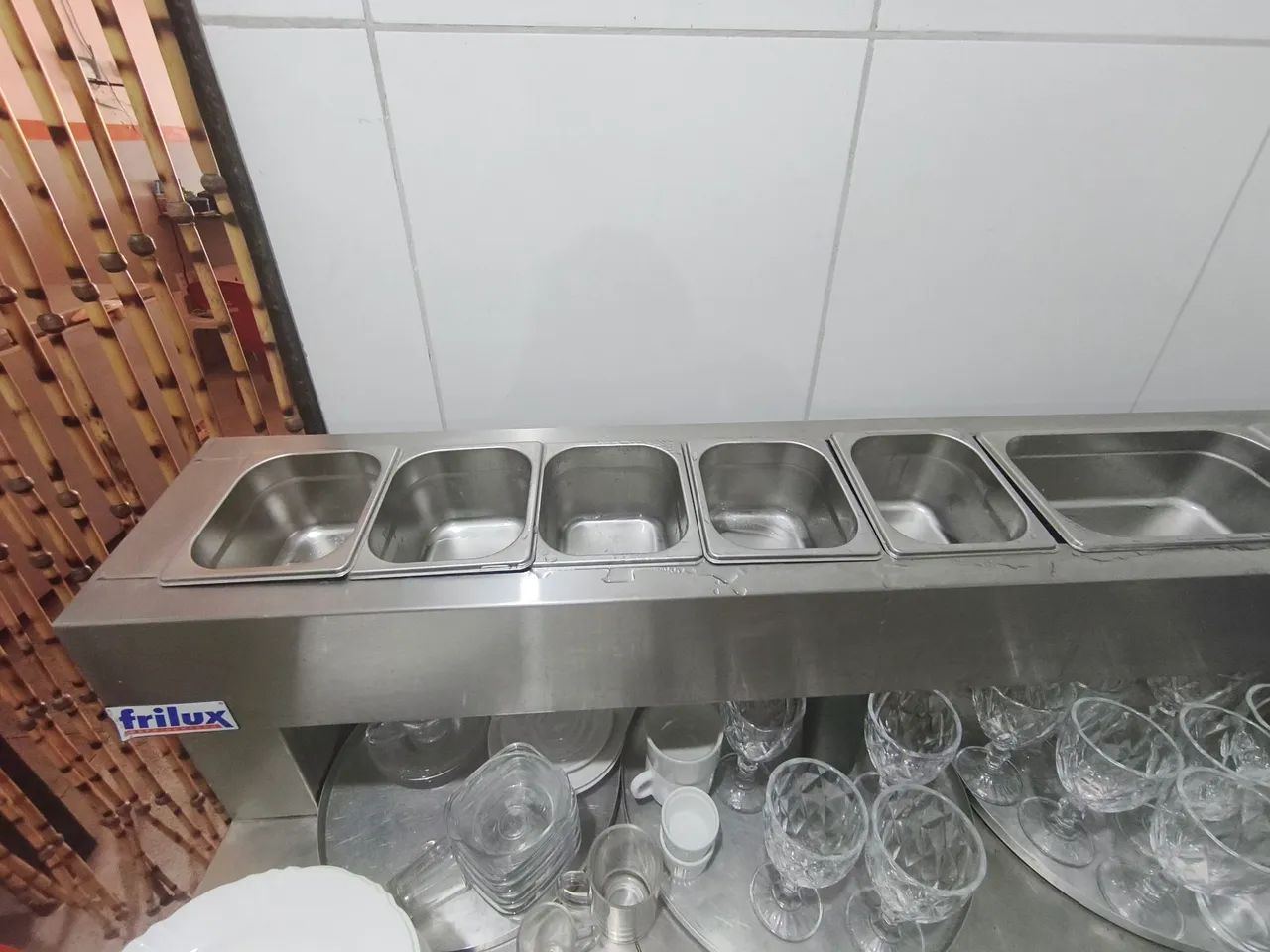 BALCÃO GOURMET REFRIGERADO EM AÇO DA FRILUX - Foto 3