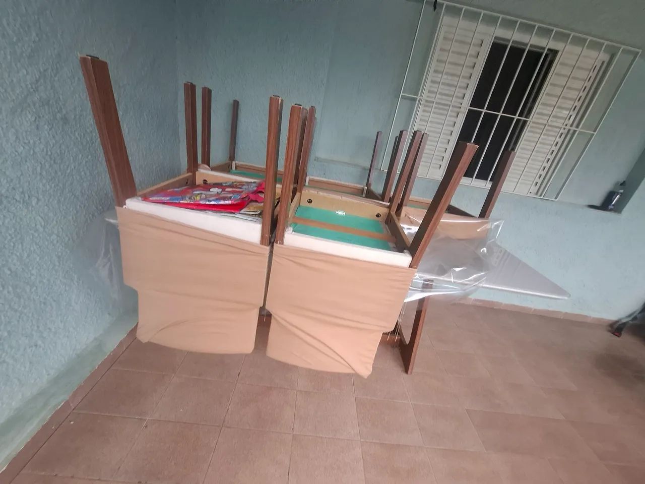 Mesa de laca berge com 6 cadeiras ótimo estado  - Foto 4