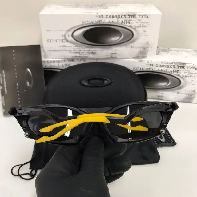 Oakley Plantaris Amarela Polarizada - Nova, na caixa - Foto 3