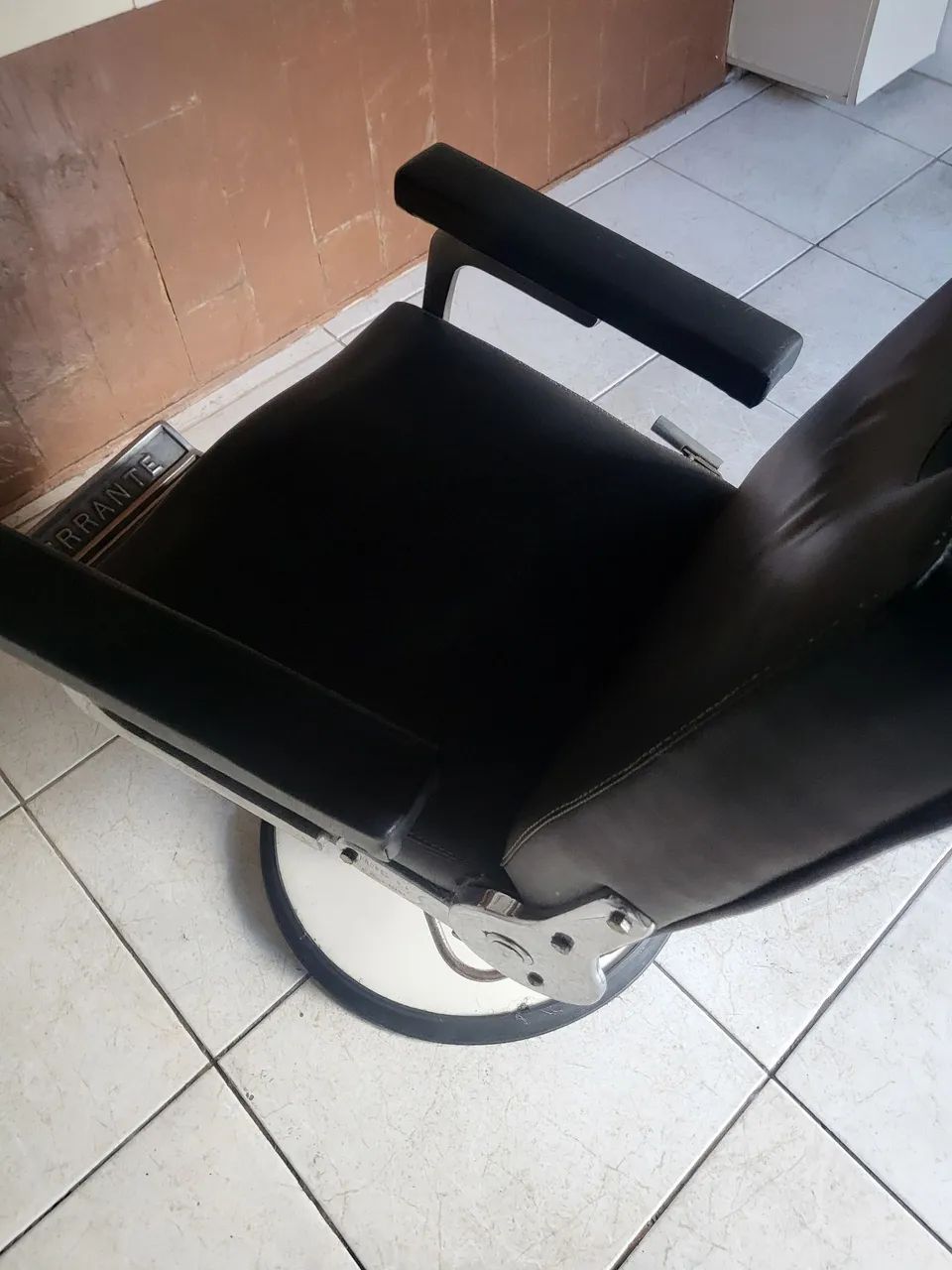 Cadeira de barbeiro ferrante zap *  - Foto 2