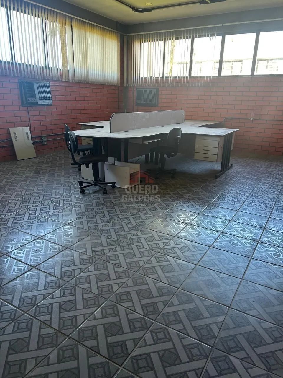 1.400 m²  ALUGO GALPÃO EM ARAQUARI/SC - Foto 3
