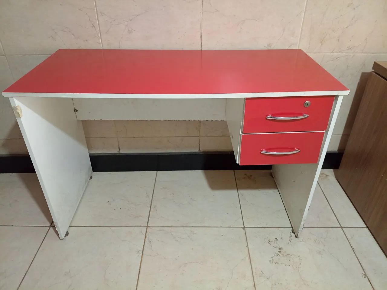 Mesa com 2 gavetas TOP  - Foto 3