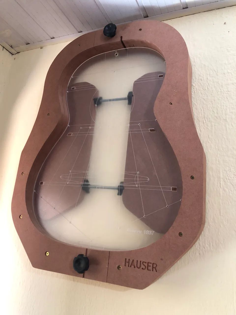 Forma e gabarito do violão Hauser 1937