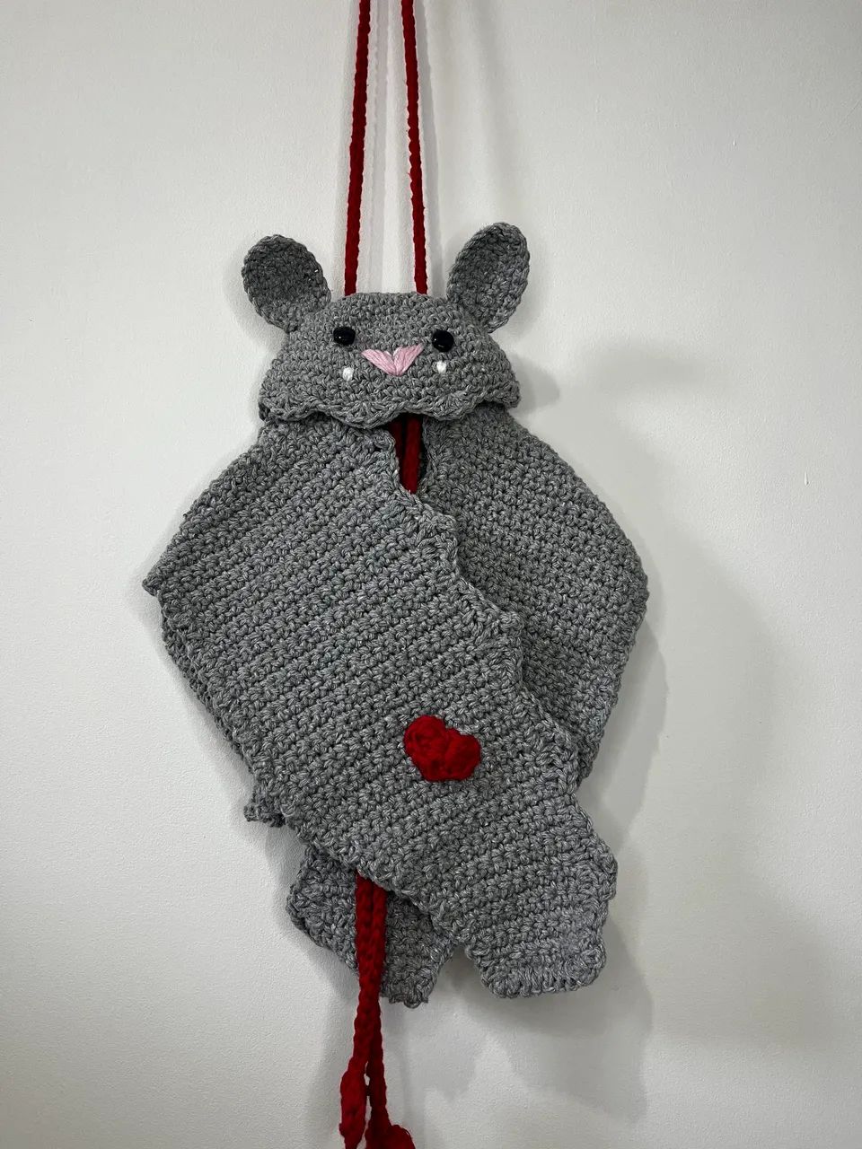 Bolsa de Crochê Morcego Cinza Barbante Artesanal - Foto 3
