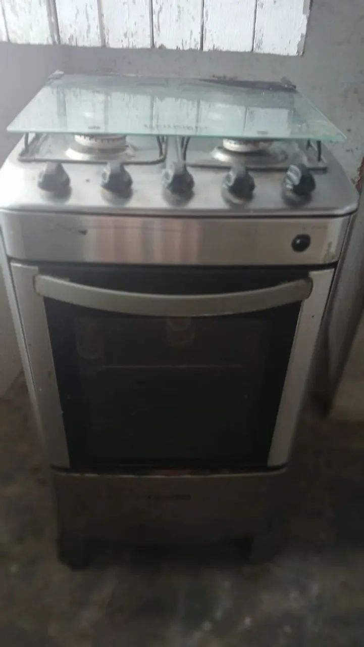Vendo fogão 4 bocas e sofá 