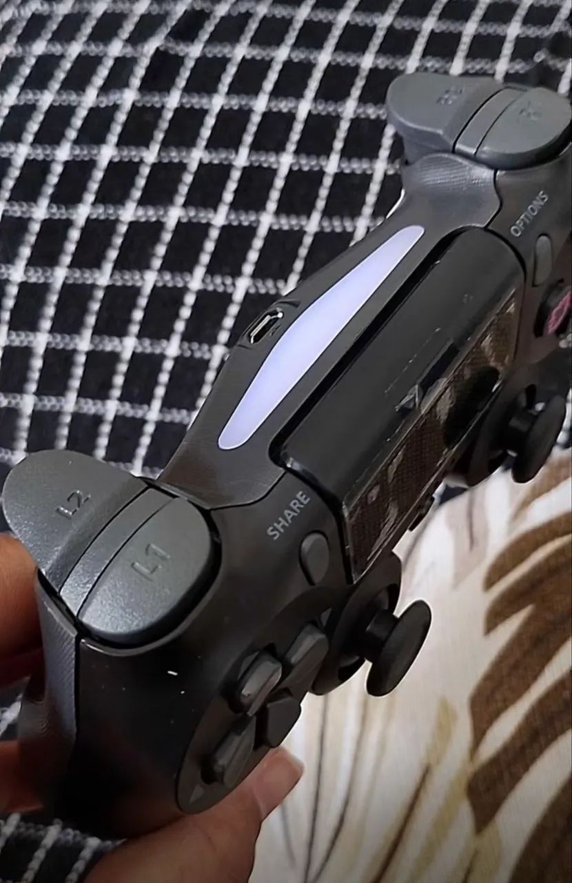 2 controles genéricos wireless PS4/PC - Foto 4