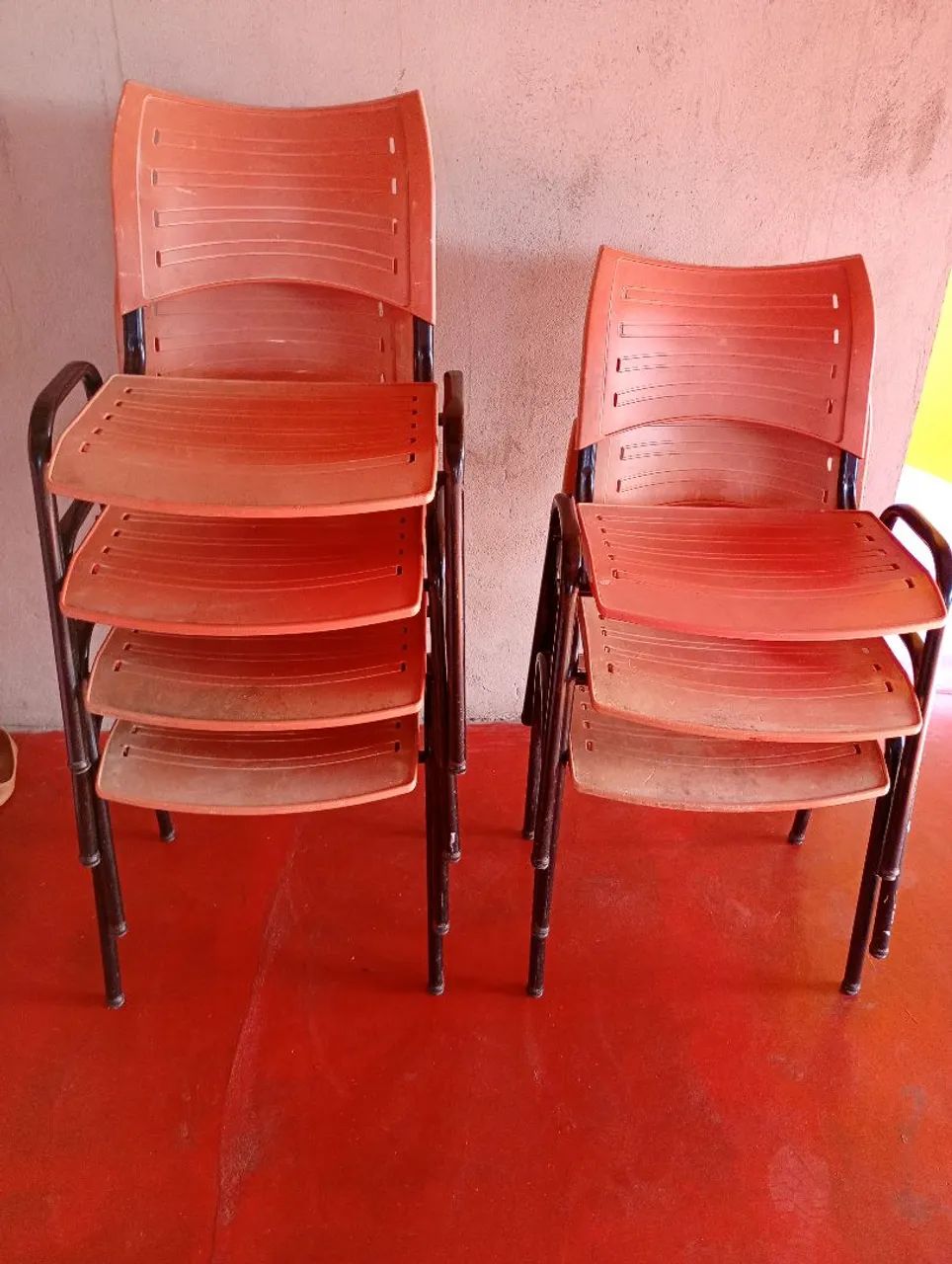 Cadeiras de plástico 