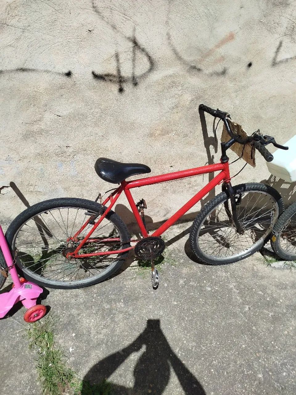 Bike vermelha super conservada 