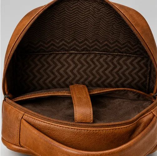 Mochila de Couro Legítimo - cor Marrom - Foto 4